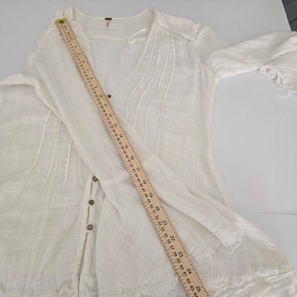 Free People Boho Fringe Hem V-Neck Blouse Sz S Flared Sleeve Ivory Peasant Goth - Picture 7 of 9